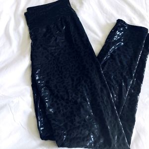Onyx Leopard leggings